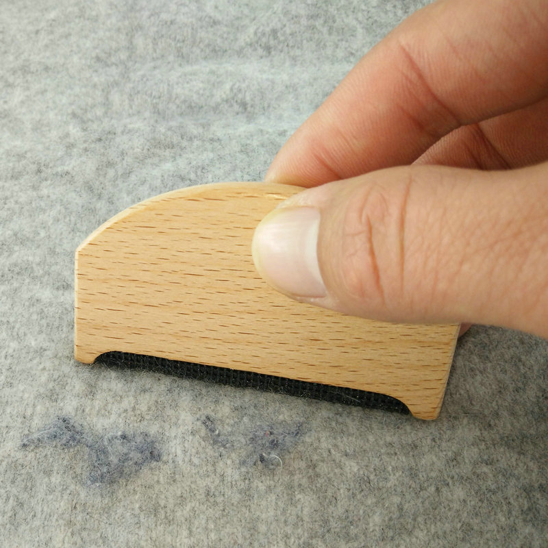 Manual Wooden Fabric Shaver for Clothes