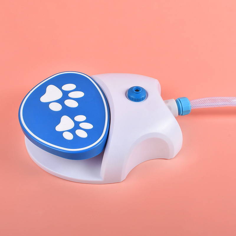 Outdoor Step-On Dog Drinking Water Fountain